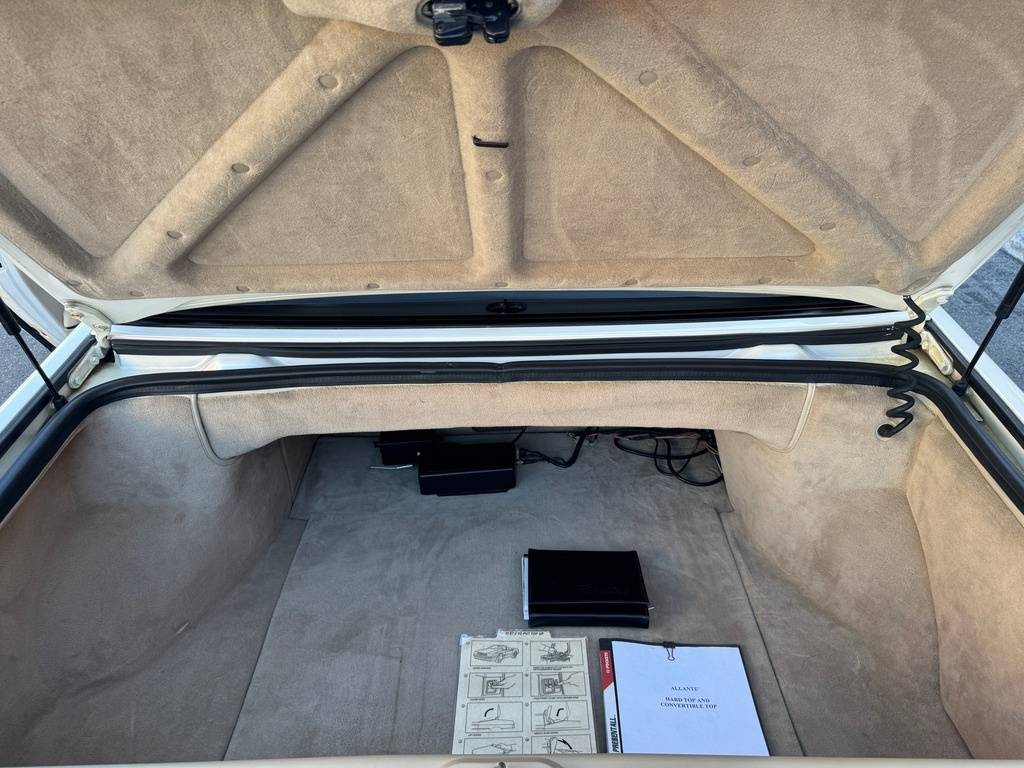 Cadillac-allante-1993-white-334