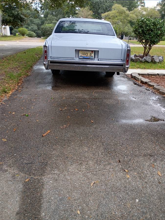 Cadillac-brougham-1990-1