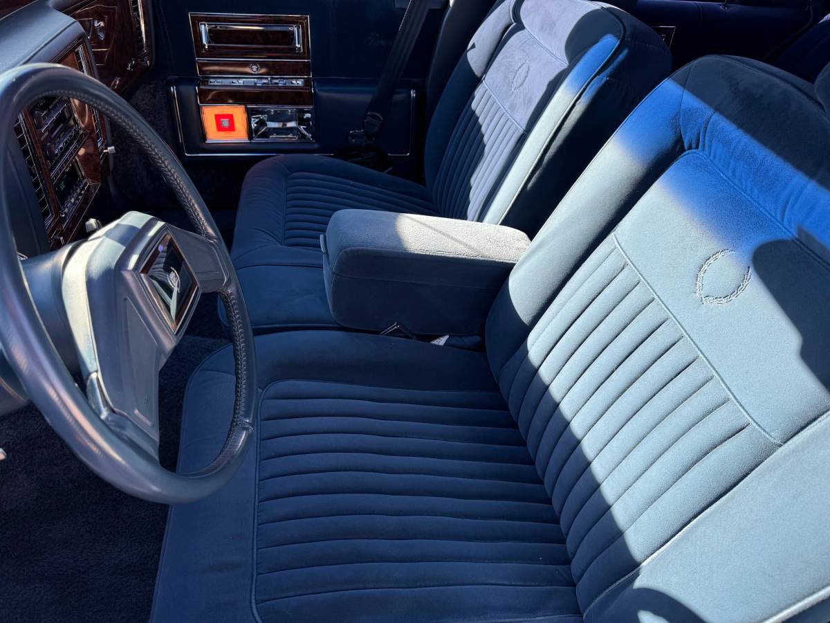 Cadillac-brougham-1991-white-15