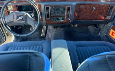 Cadillac-brougham-1991-white-19