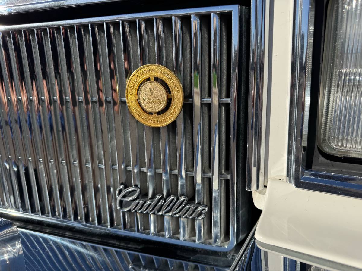 Cadillac-brougham-1991-white-2