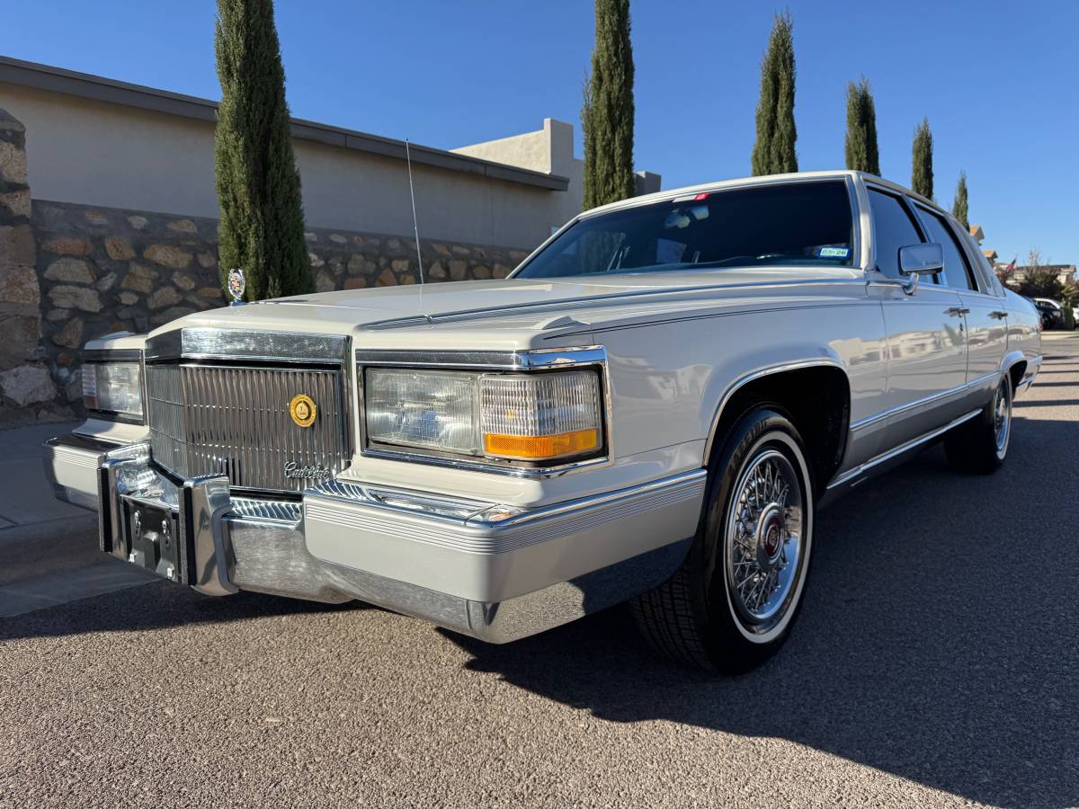 Cadillac-brougham-1991-white