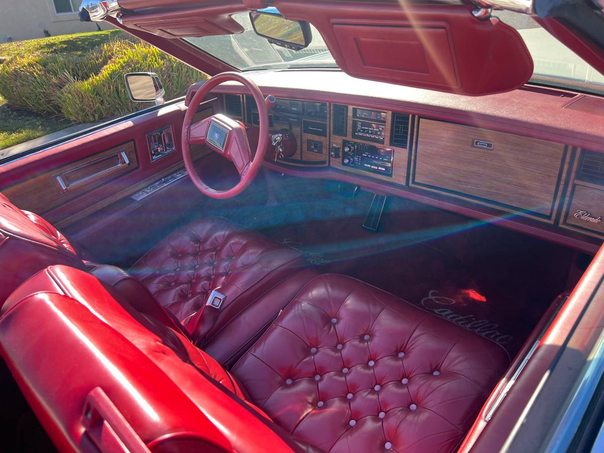 Cadillac-convertible-1985-4