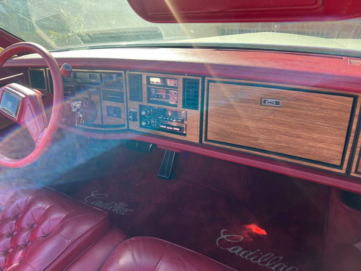 Cadillac-convertible-1985-6