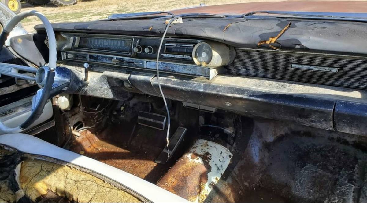 Cadillac-coupe-deville-1961-36