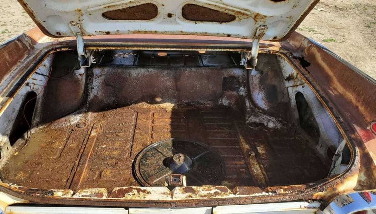 Cadillac-coupe-deville-1961-7