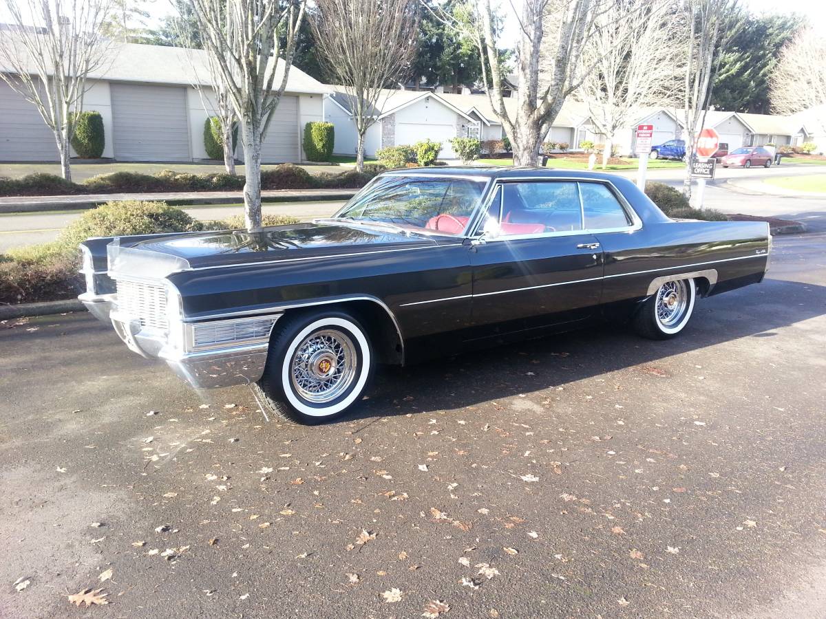 Cadillac-coupe-deville-1965-1