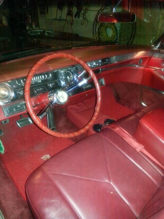 Cadillac-coupe-deville-1965-2