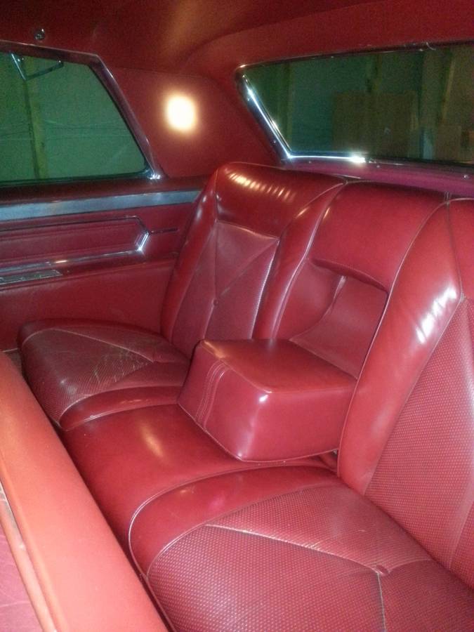 Cadillac-coupe-deville-1965-3