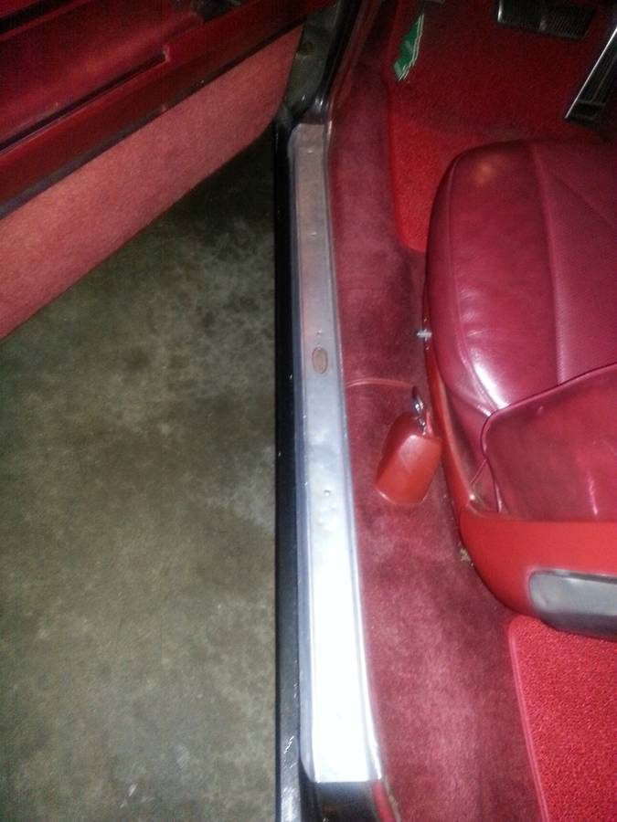 Cadillac-coupe-deville-1965-5