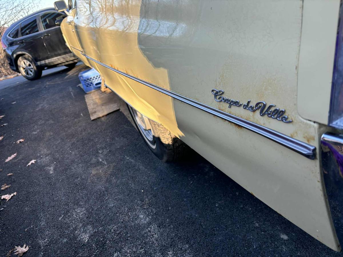 Cadillac-coupe-deville-1969-2