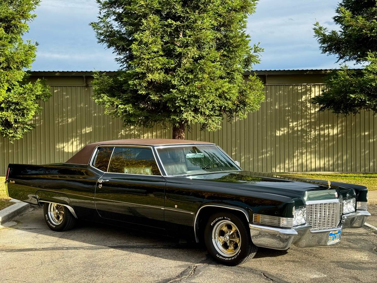 Cadillac-coupe-deville-1970-green-3