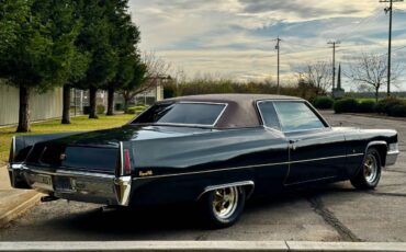 Cadillac-coupe-deville-1970-green