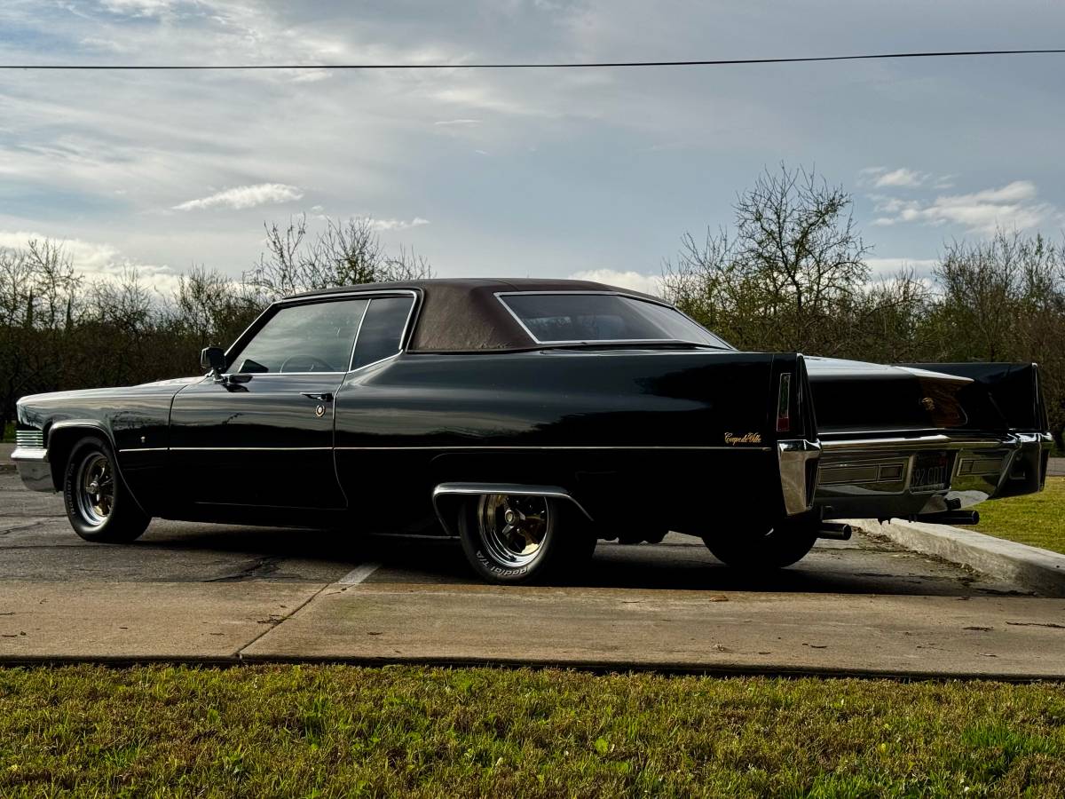 Cadillac-coupe-deville-1970-green-4
