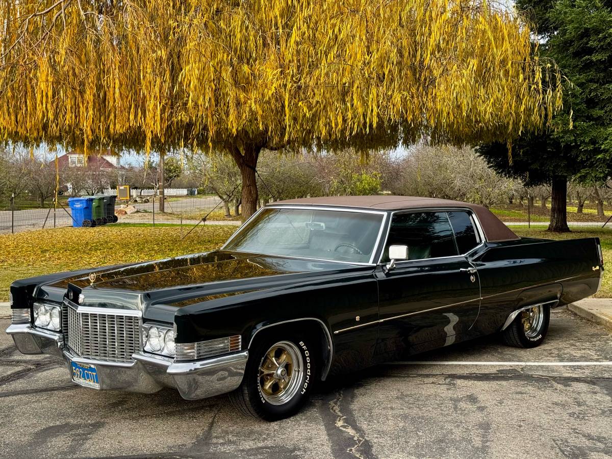 Cadillac-coupe-deville-1970-green-6