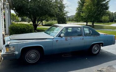 Cadillac-coupe-deville-1977-1