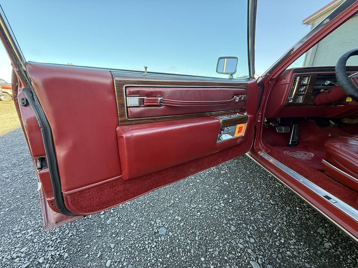 Cadillac-coupe-deville-1978-red-13