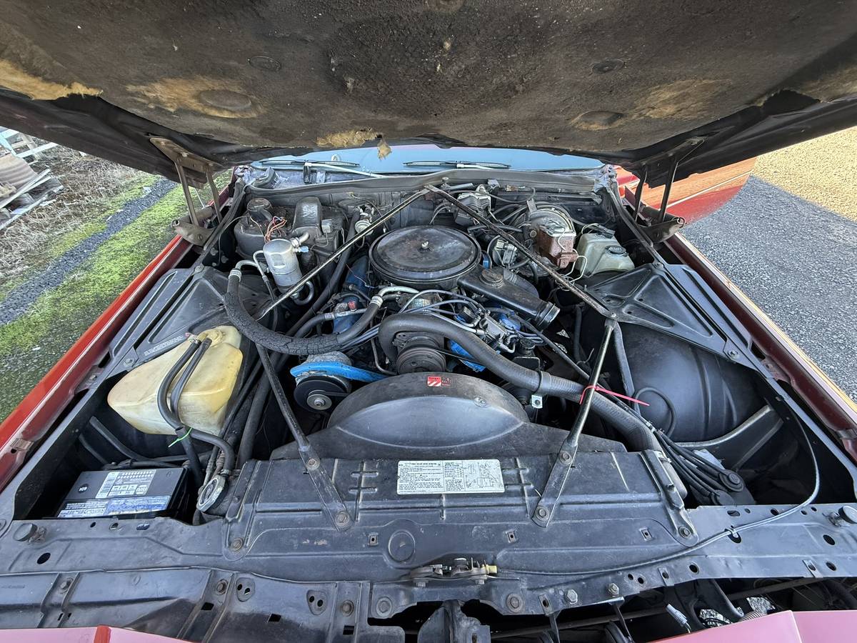 Cadillac-coupe-deville-1978-red-17