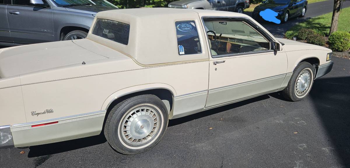 Cadillac-coupe-deville-1989-brown-1