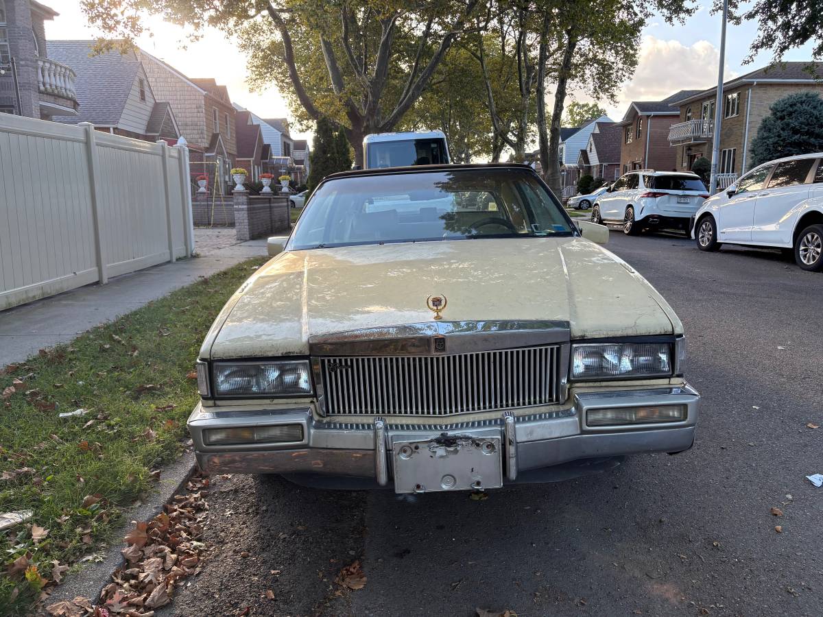 Cadillac-coupe-deville-1990-white-1