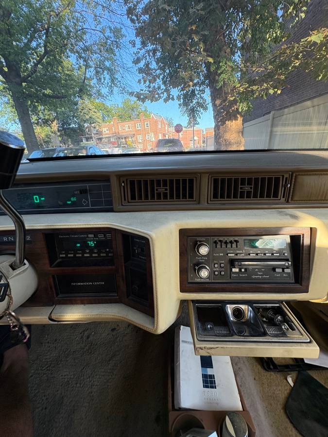 Cadillac-coupe-deville-1990-white-10