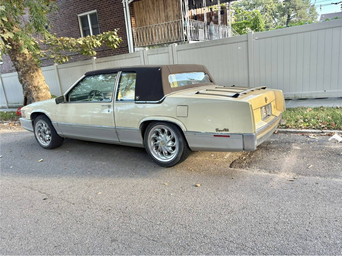 Cadillac-coupe-deville-1990-white-5