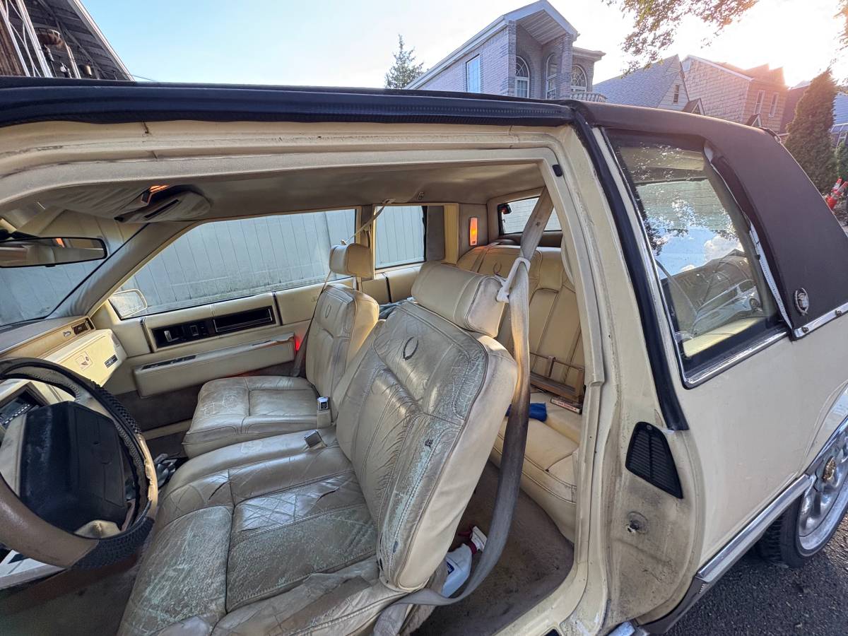 Cadillac-coupe-deville-1990-white-7