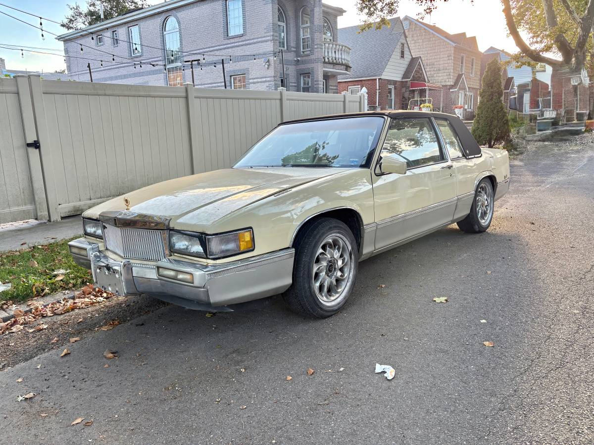 Cadillac-coupe-deville-1990-white