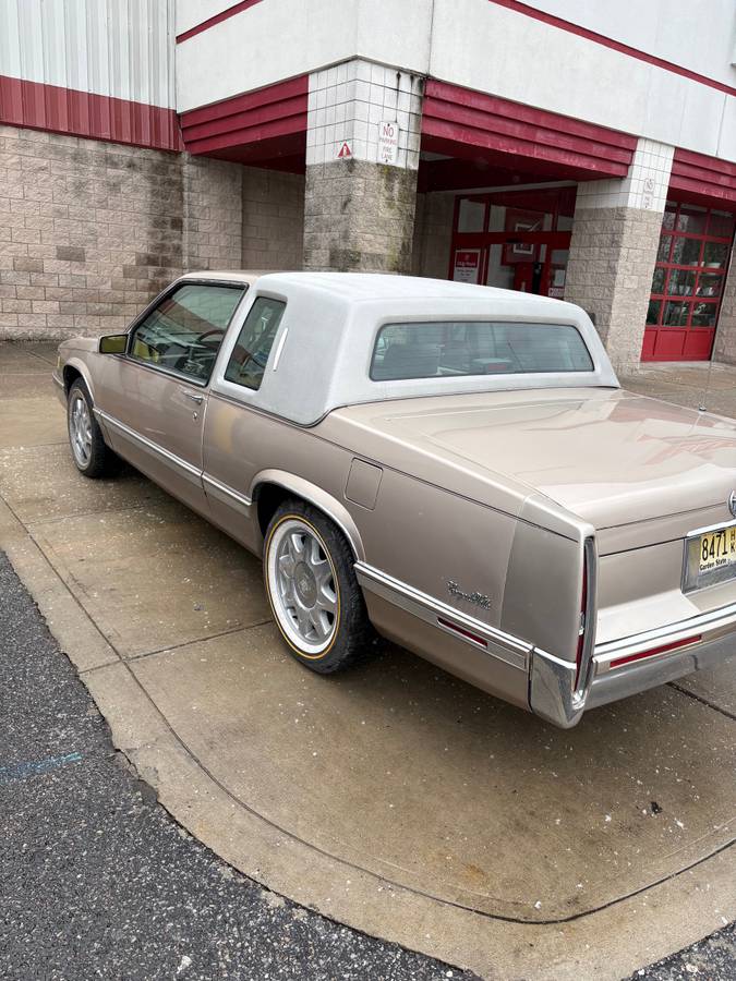Cadillac-coupe-deville-1993-3