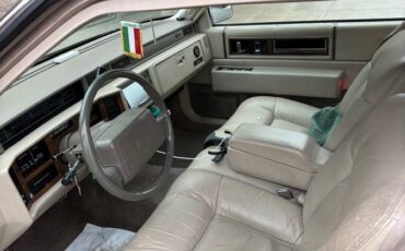 Cadillac-coupe-deville-1993-4