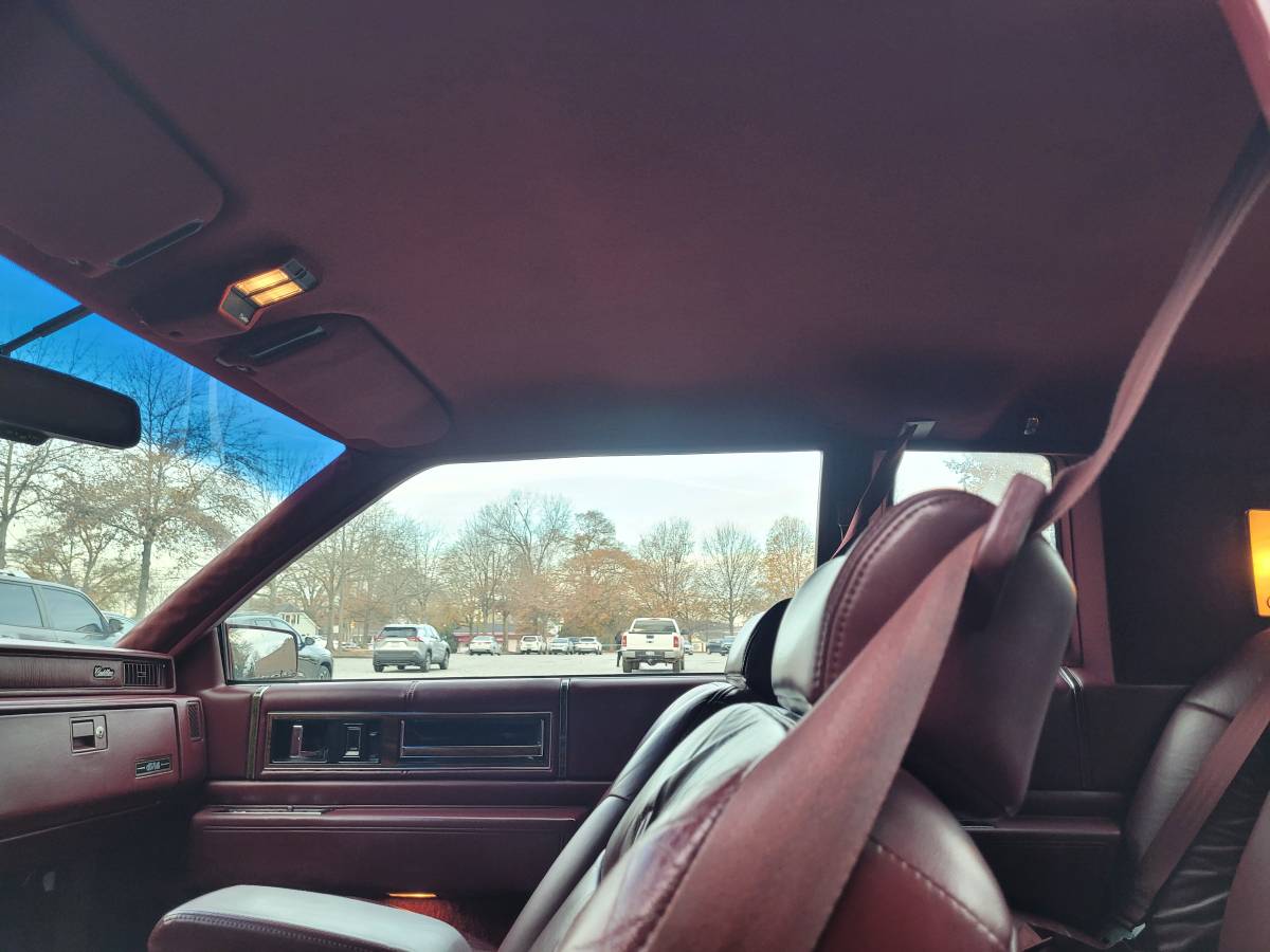 Cadillac-coupe-deville-1993-red-4