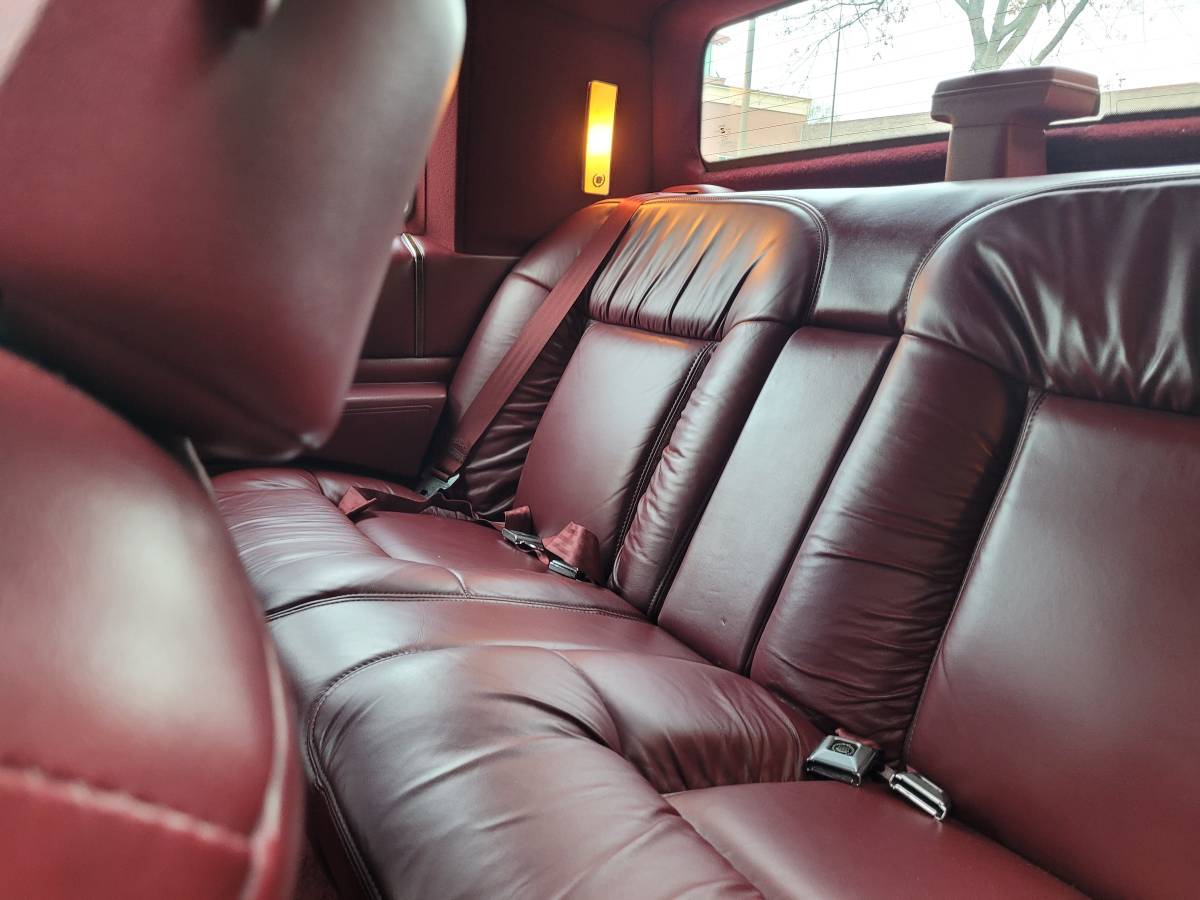 Cadillac-coupe-deville-1993-red-5