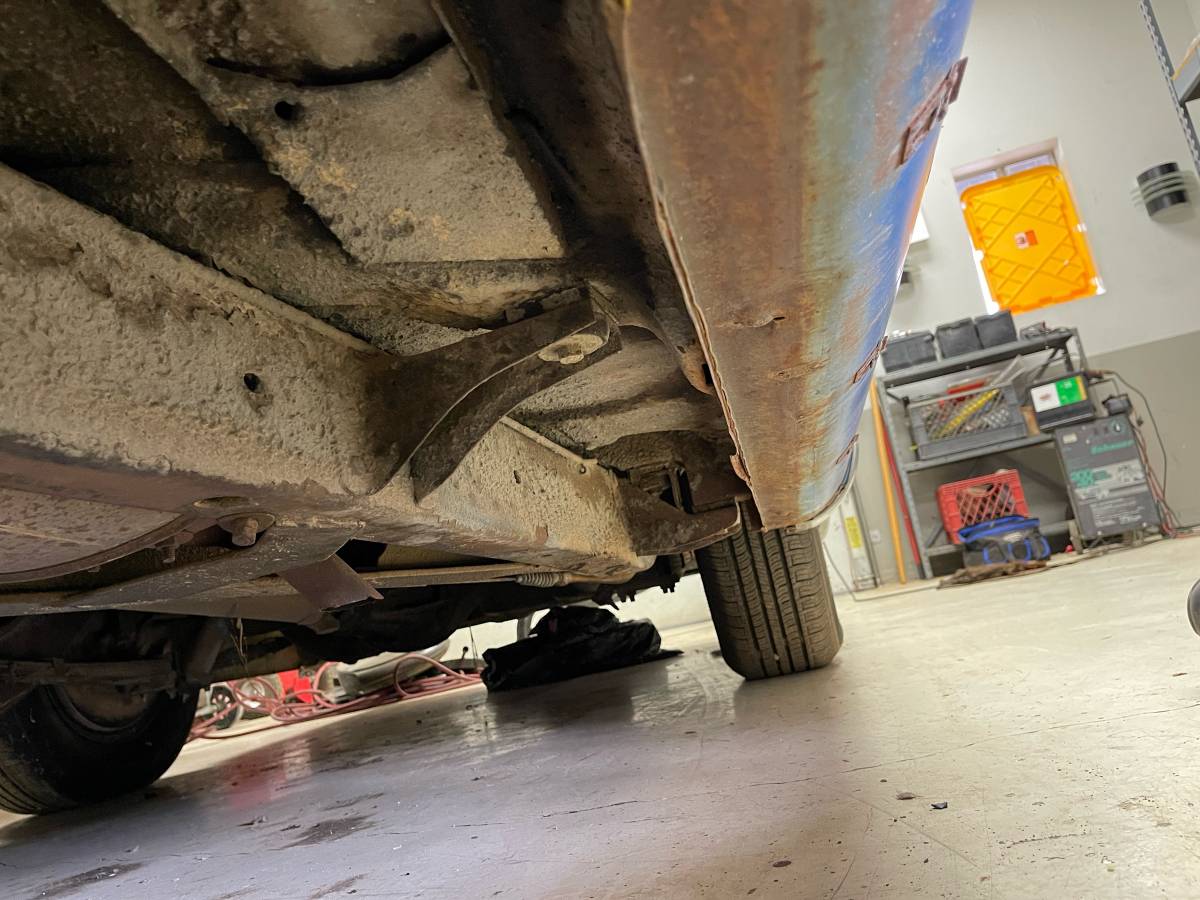 Cadillac-deville-1956-blue-11