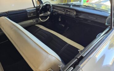 Cadillac-deville-1961-white-6