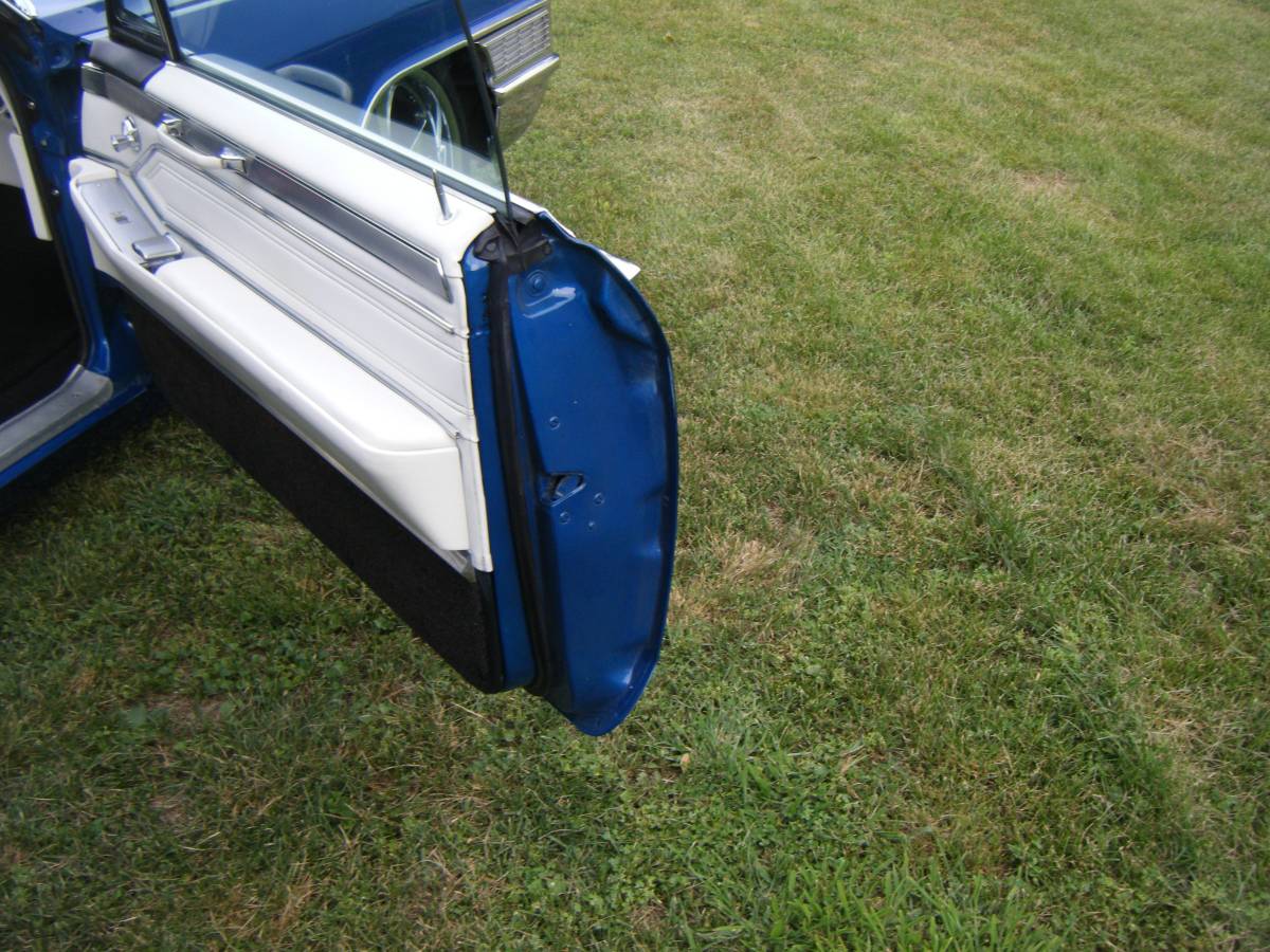 Cadillac-deville-1965-blue-22