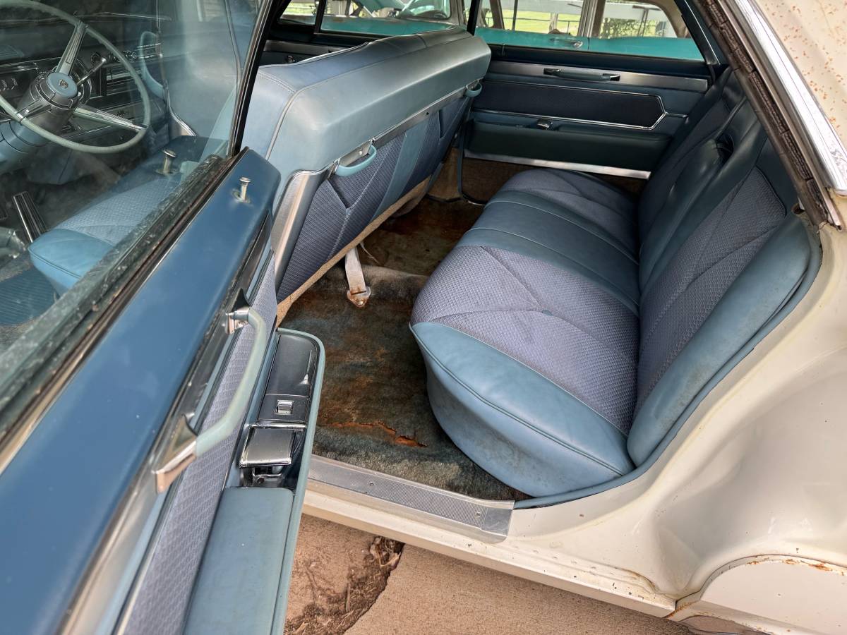 Cadillac-deville-1965-white-5