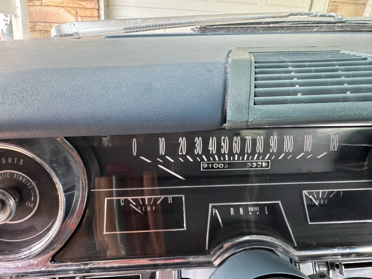 Cadillac-deville-1965-white-6