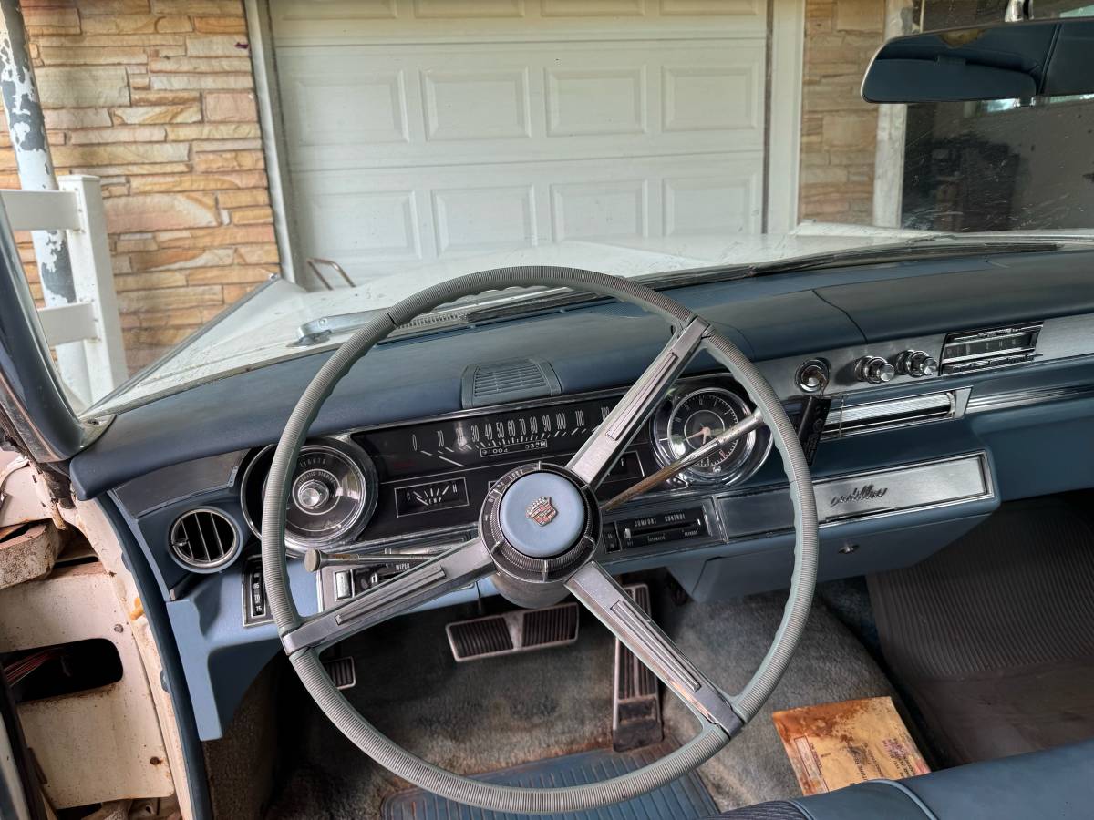 Cadillac-deville-1965-white-7