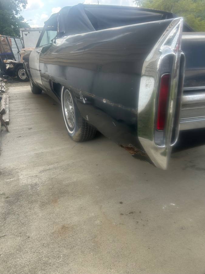 Cadillac-deville-1966-black-7