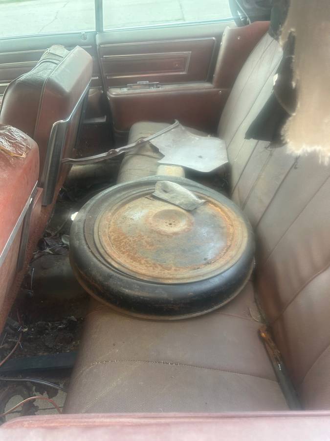 Cadillac-deville-1966-black-9