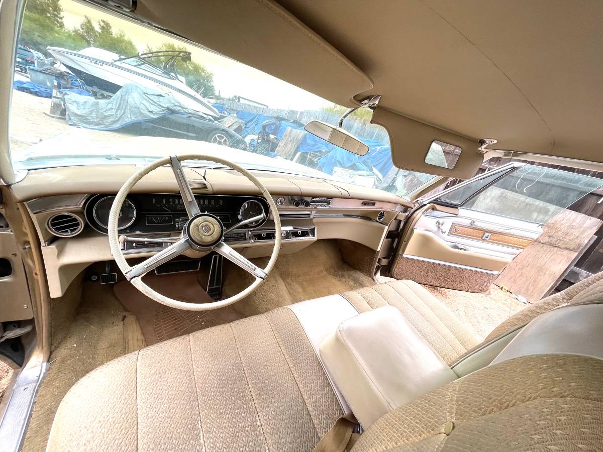 Cadillac-deville-1966-custom-12