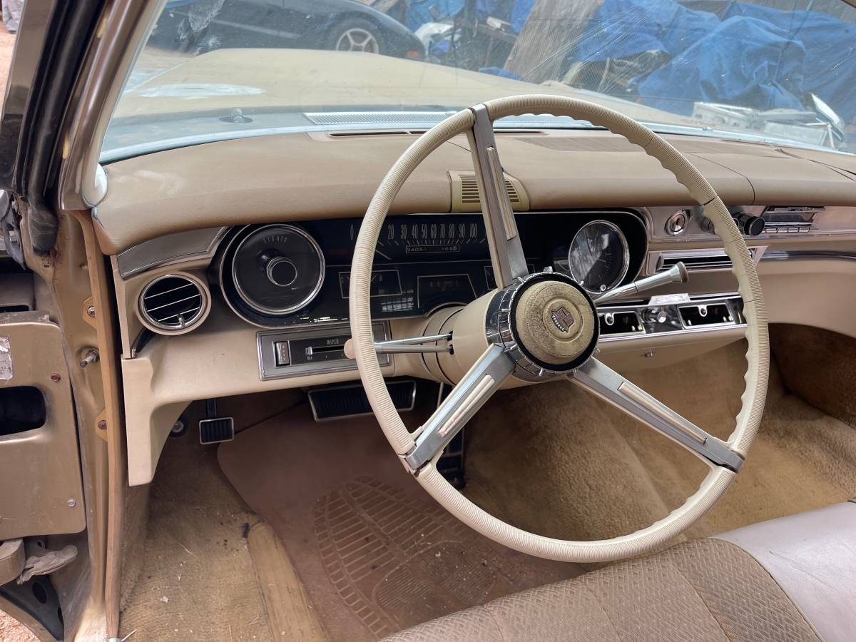 Cadillac-deville-1966-custom-2