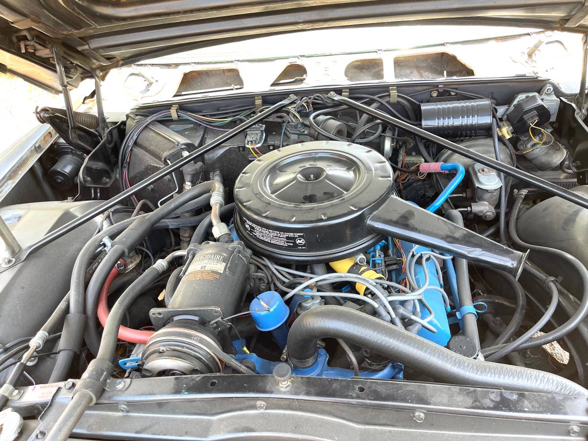 Cadillac-deville-1966-custom-5