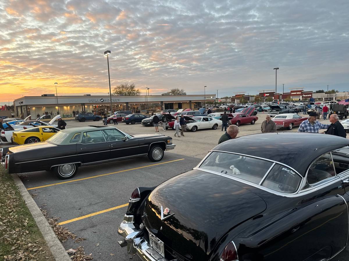 Cadillac-deville-1975-black-4