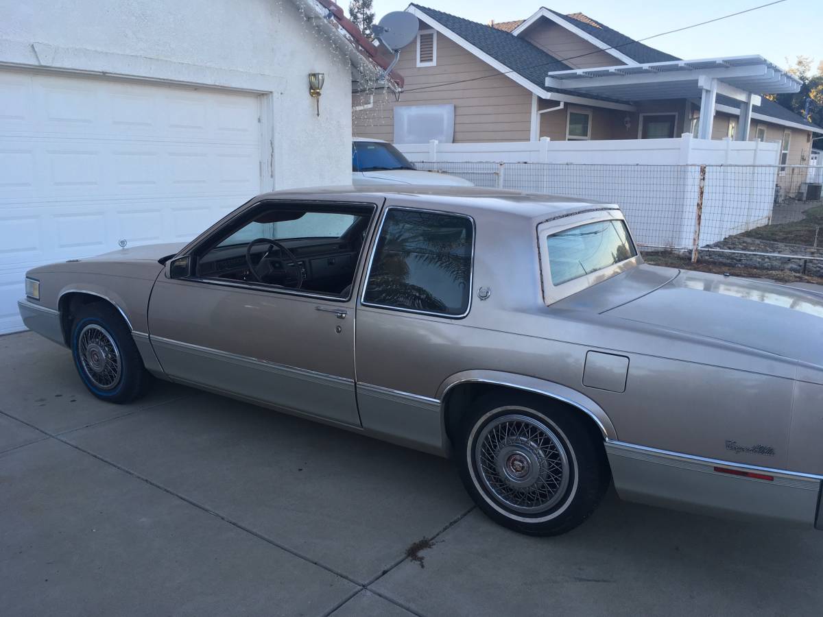 Cadillac-deville-1989-10