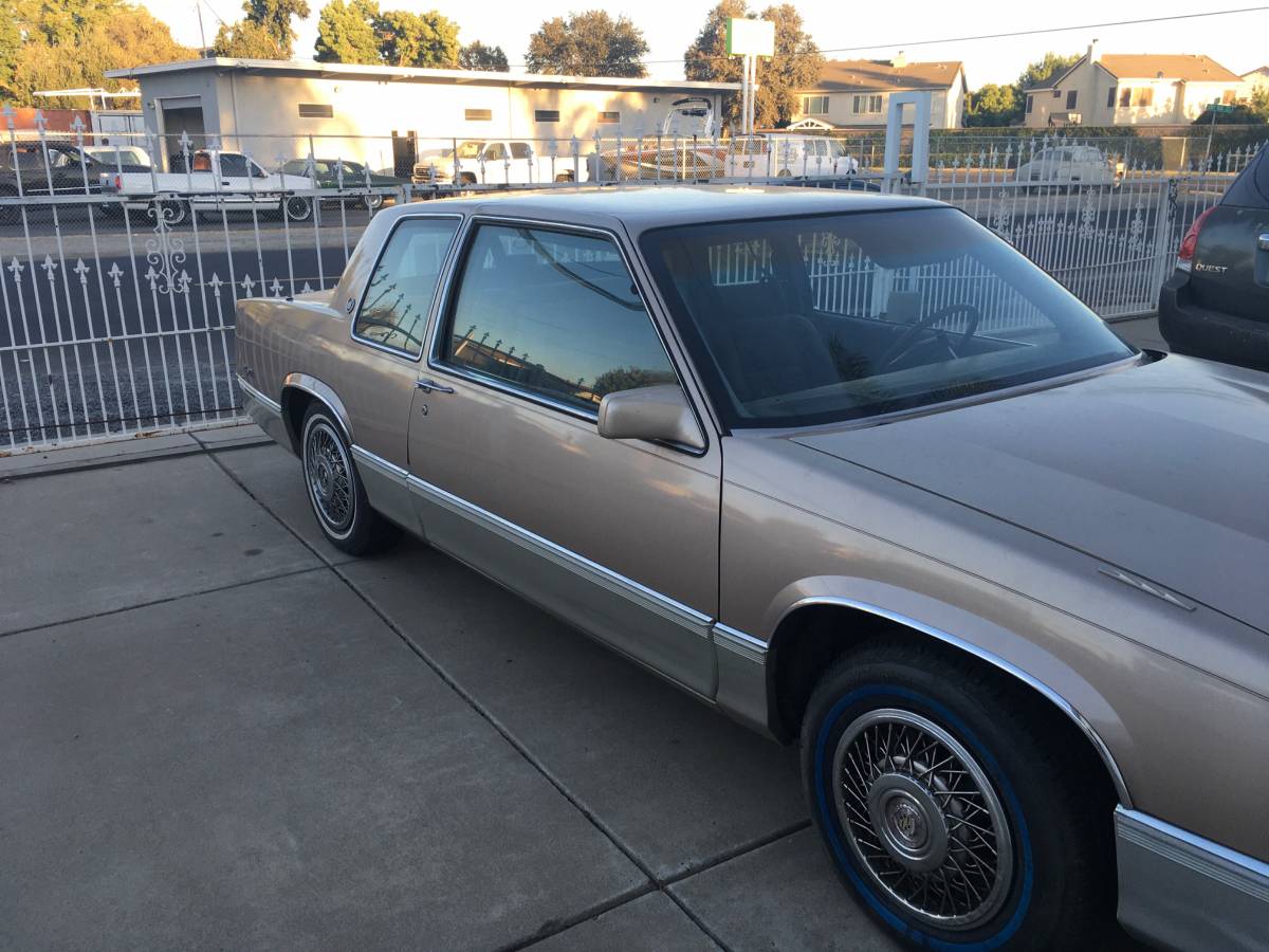 Cadillac-deville-1989-11