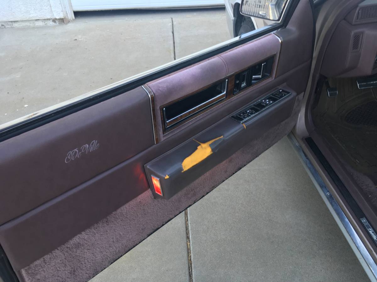 Cadillac-deville-1989-2