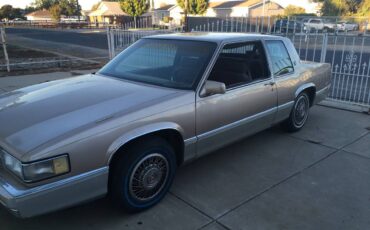 Cadillac-deville-1989