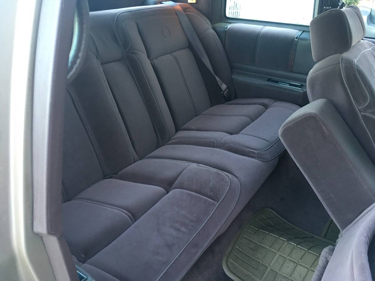 Cadillac-deville-1989-4