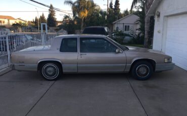 Cadillac-deville-1989-8